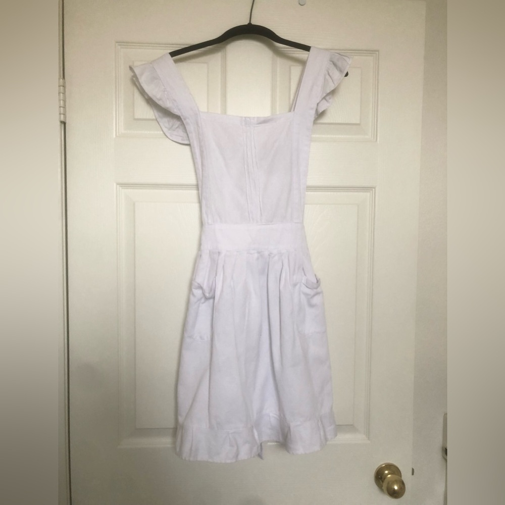 White apron